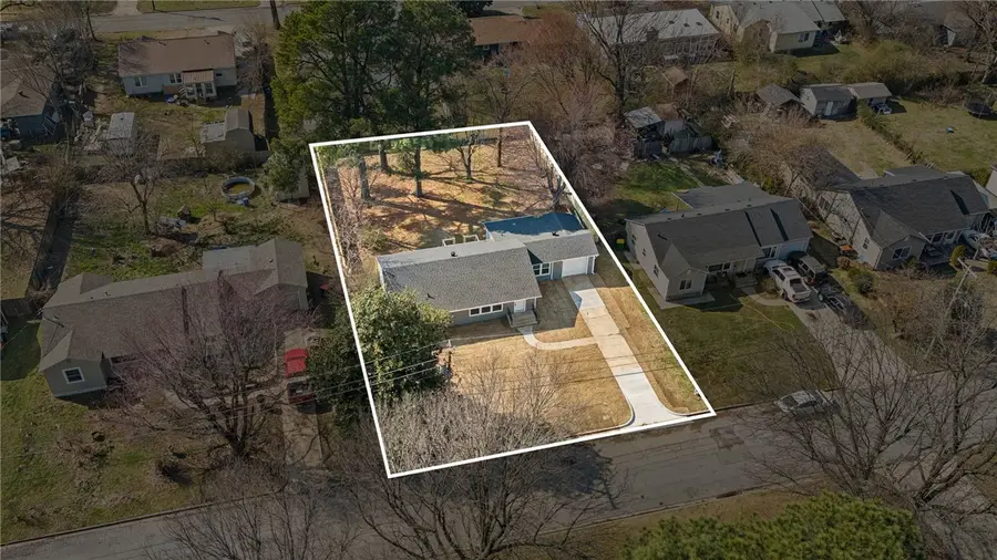 718 Maple Drive, Springdale, AR 72764 - #3