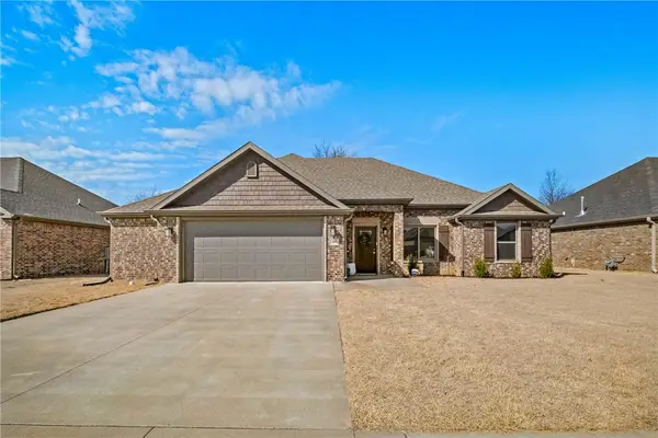 880 Bob Glen Circle, Centerton, AR 72719