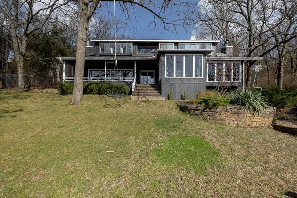 585 N Rockcliff Road, Fayetteville, AR 72701