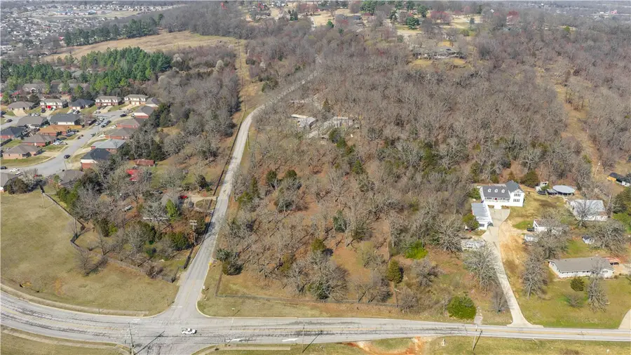 843 Woodcliff Road, Springdale, AR 72764 - #3