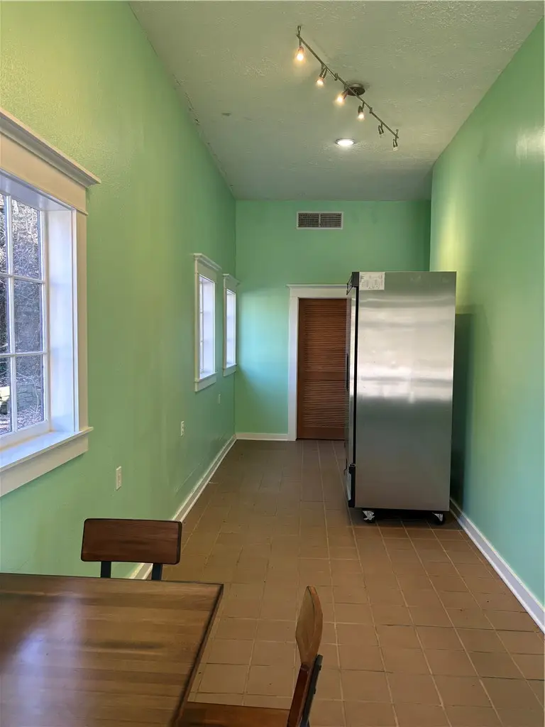 157 Main Street, Eureka Springs, AR 72632 - #3