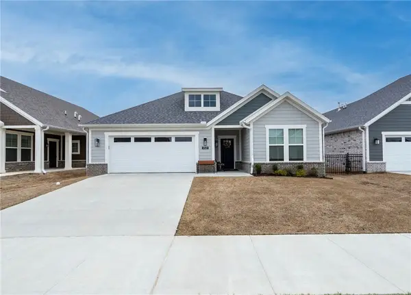 4522 W Huron Loop, Fayetteville, AR 72704