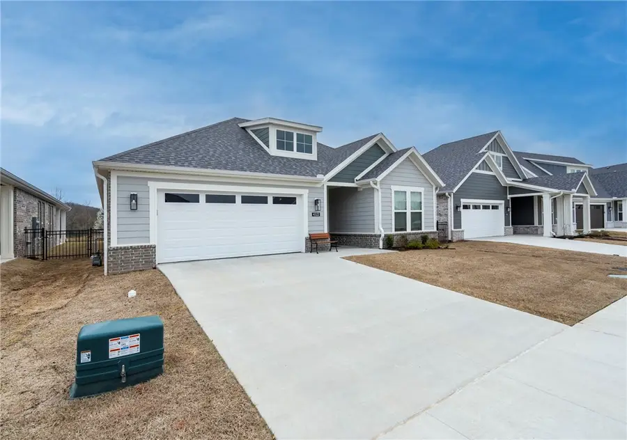 4522 W Huron Loop, Fayetteville, AR 72704 - #2