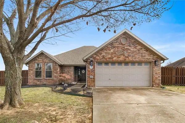 1361 Arkansas Lane, Prairie Grove, AR 72753