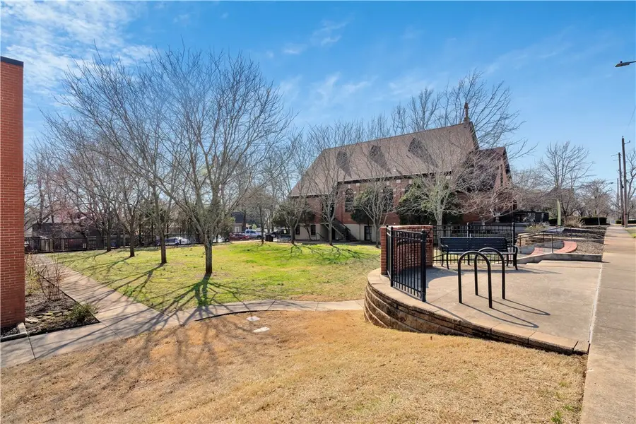 313 Lafayette Street #307, Fayetteville, AR 72701 - #2