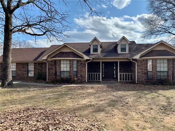 2305 Meadowlake Road, Conway, AR 72032