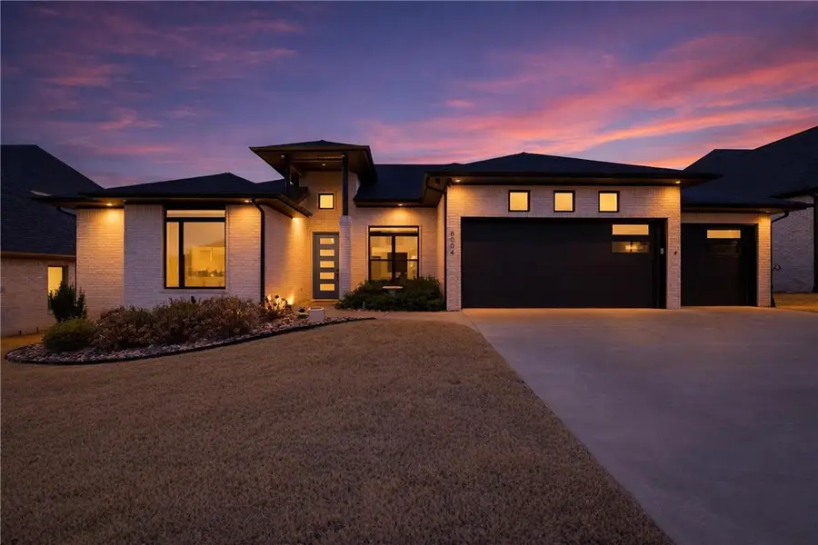 8004 W Dorchester Street, Rogers, AR 72758 - #2