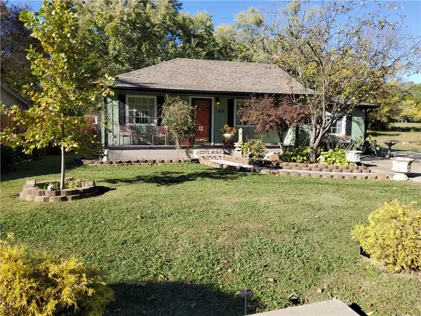 2668 Huntsville Road, Fayetteville, AR 72701