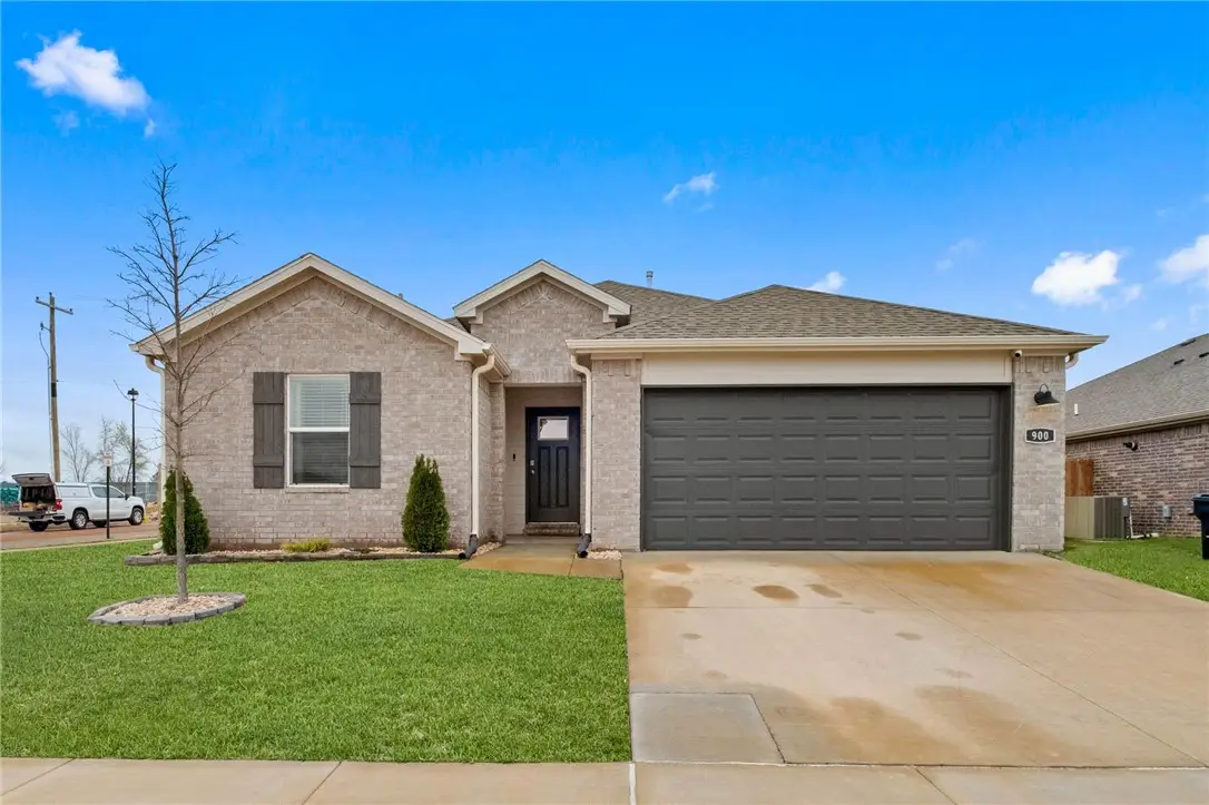 900 W Cottonwood Street, Rogers, AR 72758 - #1