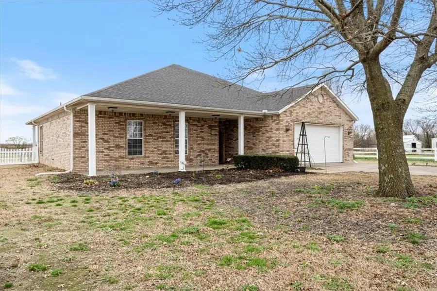 954 NW Main Street, Gentry, AR 72734 - #2