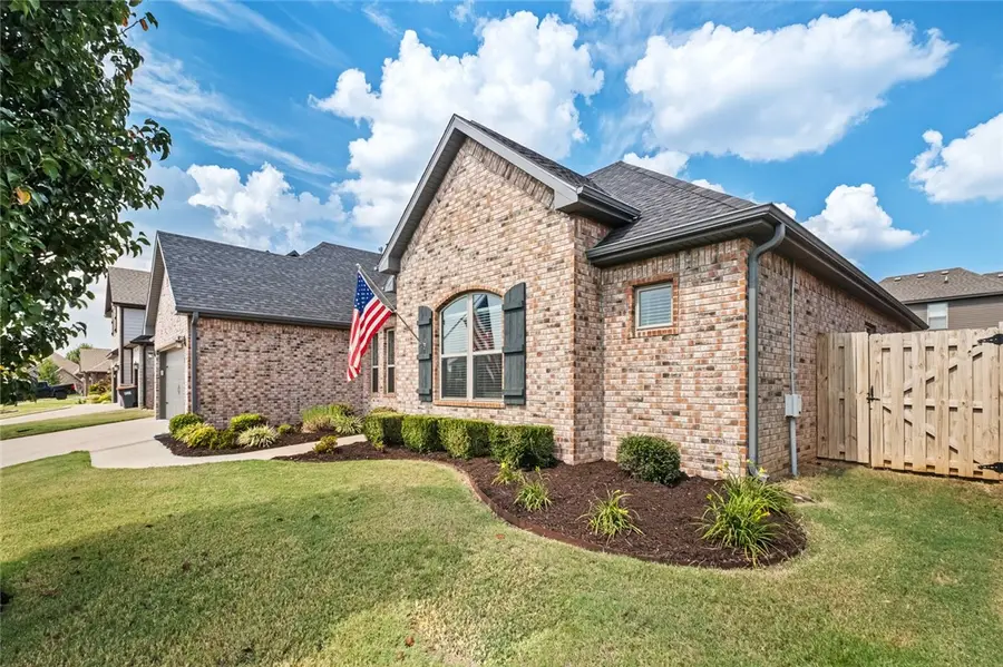 807 Bellmara Circle, Cave Springs, AR 72718 - #2