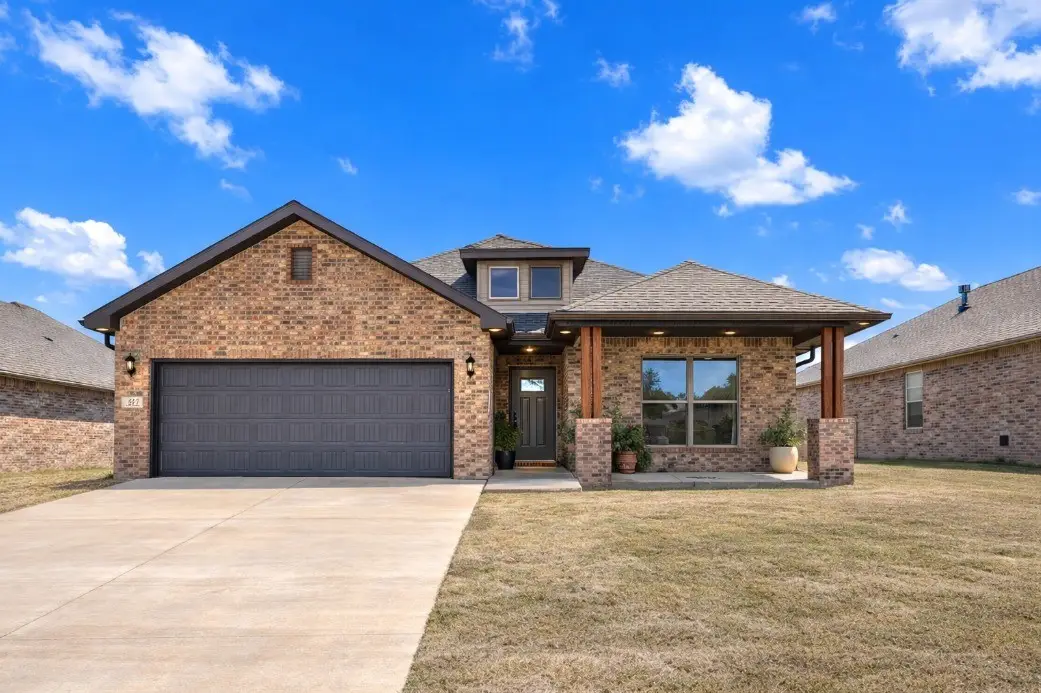 417 NW 62nd Avenue, Bentonville, AR 72713 - #1