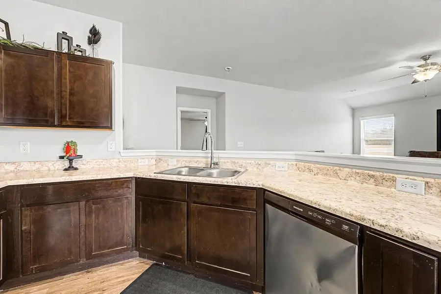 995 Jennifer Ann Lane, Elkins, AR 72727 - #3