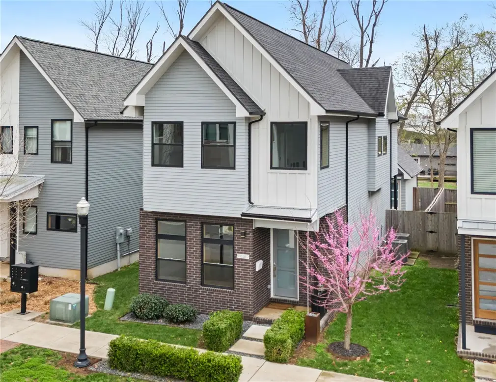 218 SE 7th Street, Bentonville, AR 72712 - #1