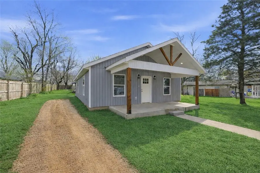 504 4th Ave Ne, Gravette, AR 72736 - #2