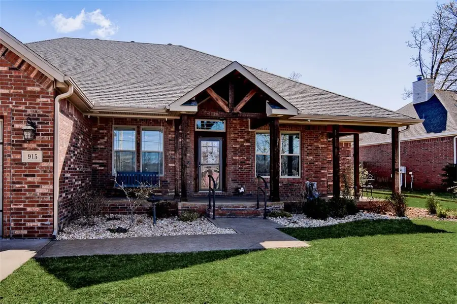 915 S 28th Street, Rogers, AR 72758 - #2