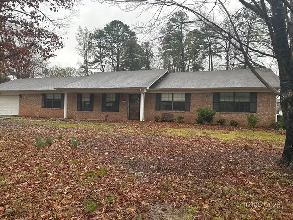 2710 Camelot Drive, Russellville, AR 72801