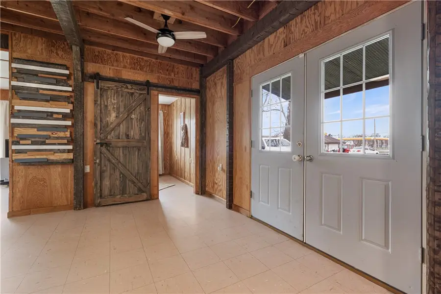 104 N Pine Avenue, Gentry, AR 72734 - #3