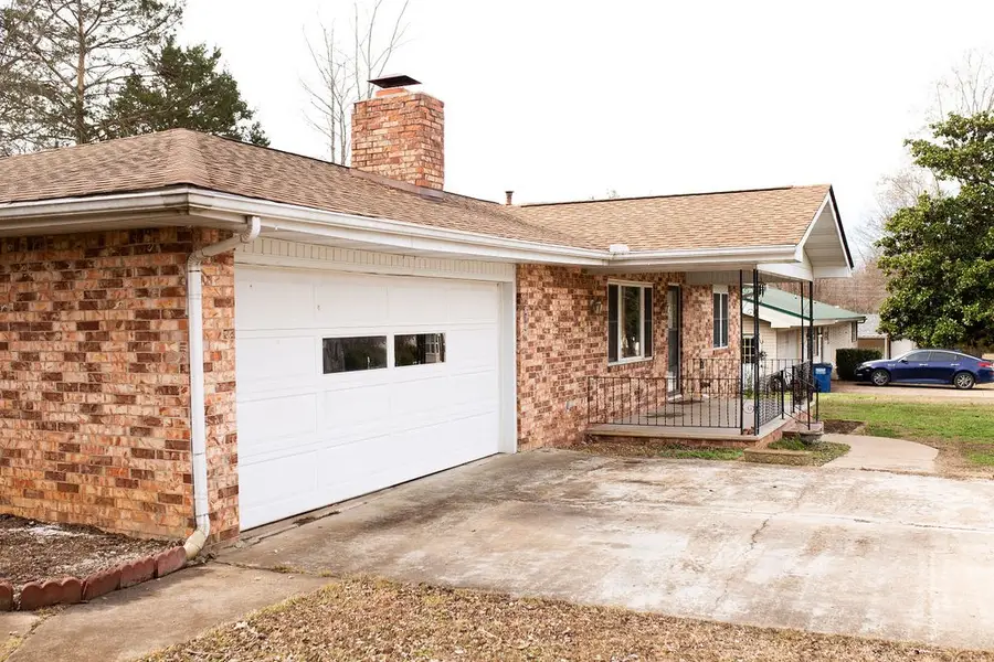 818 Locust Street, Mountain Home, AR 72653 - #3