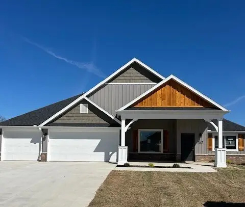 651 Blunt Avenue, Prairie Grove, AR 72753