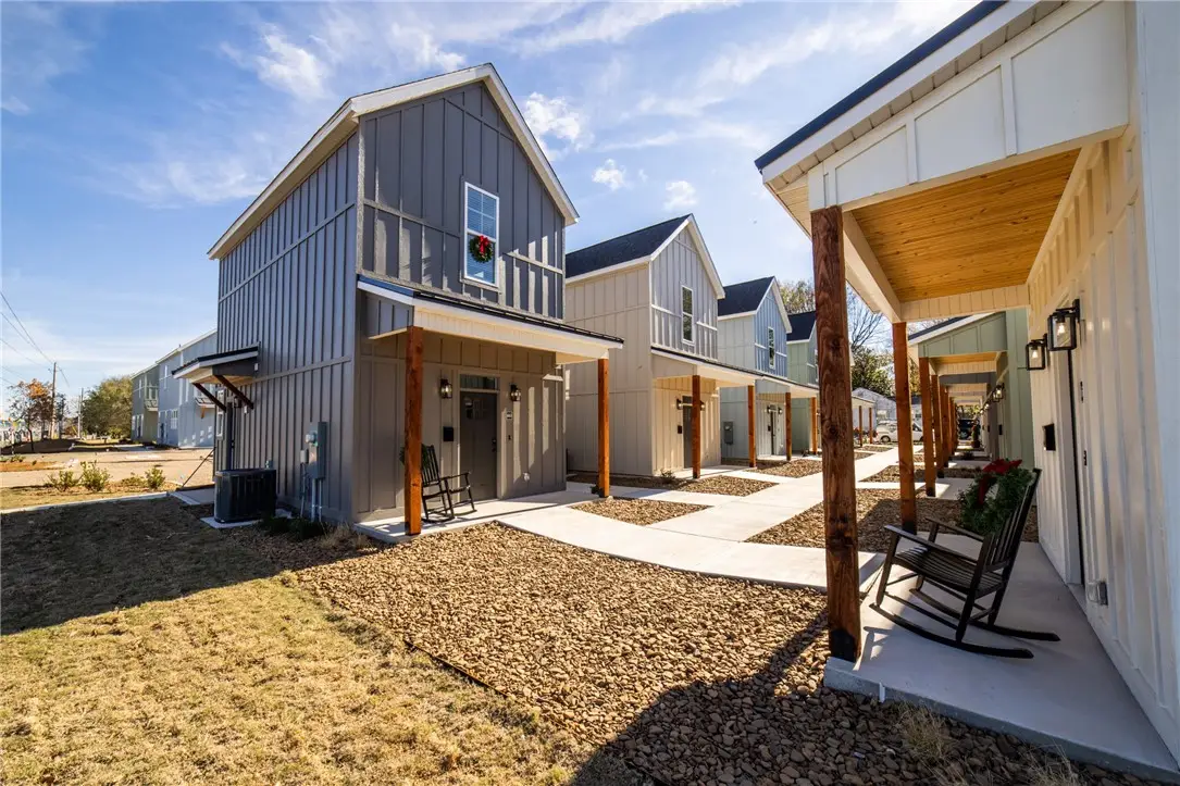 660 W Price Avenue, Springdale, AR 72764 - #1