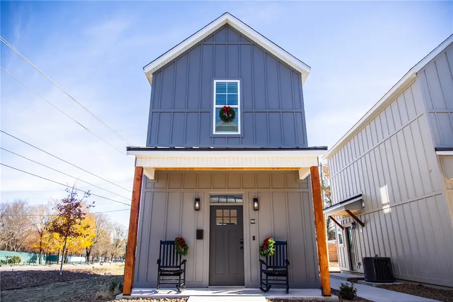 660 W Price Avenue, Springdale, AR 72764 - #3