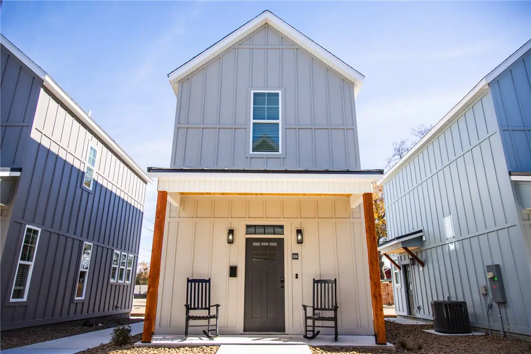 656 W Price Avenue, Springdale, AR 72764 - #1