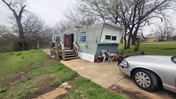 815 N Estes Avenue, Yellville, AR 72687