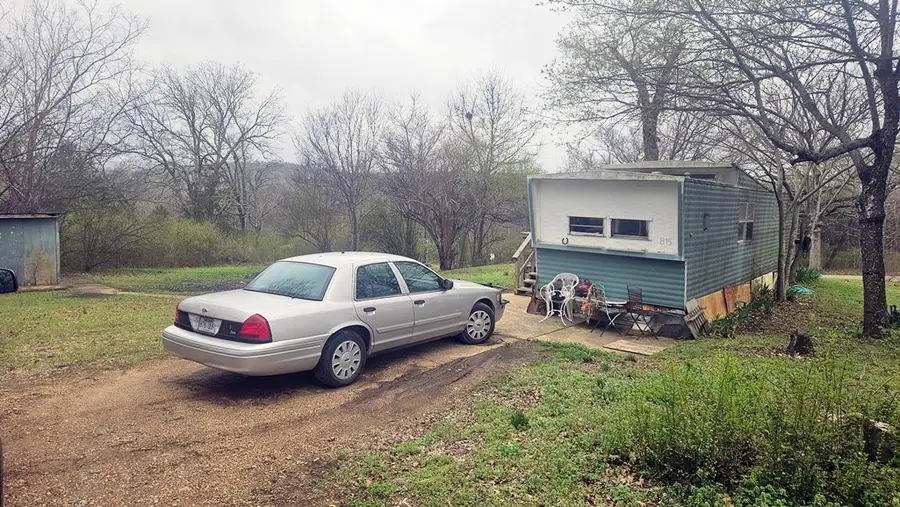 815 N Estes Avenue, Yellville, AR 72687 - #3