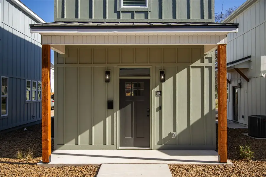 646 W Price Avenue, Springdale, AR 72764 - #3