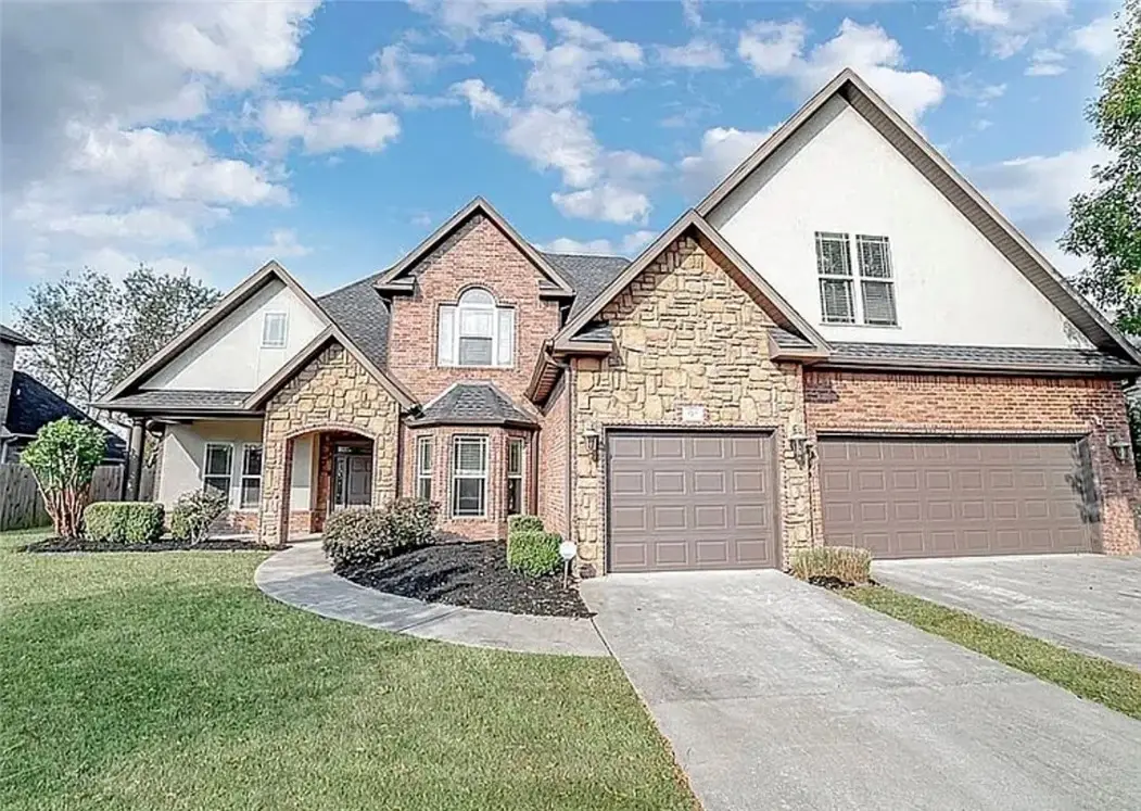 1311 S Pinnacle Drive, Fayetteville, AR 72701 - #1