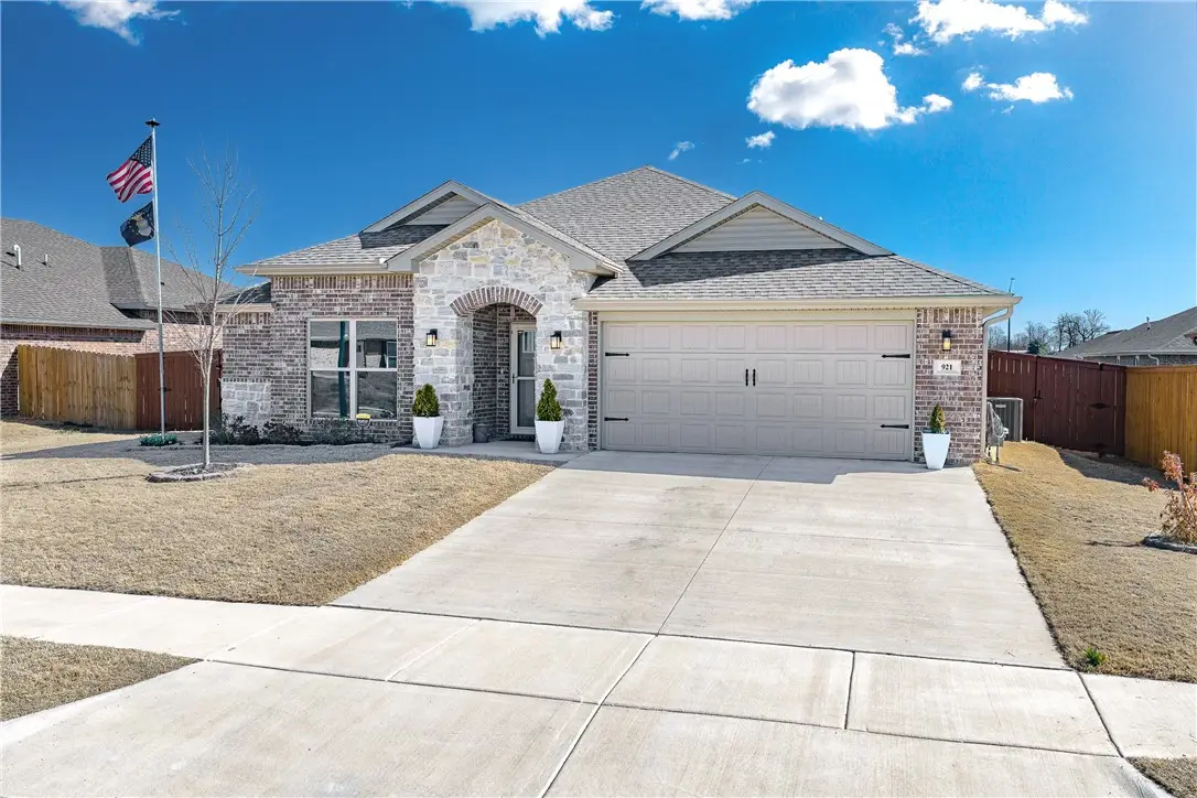 921 S Green Heron Lane, Siloam Springs, AR 72761 - #1