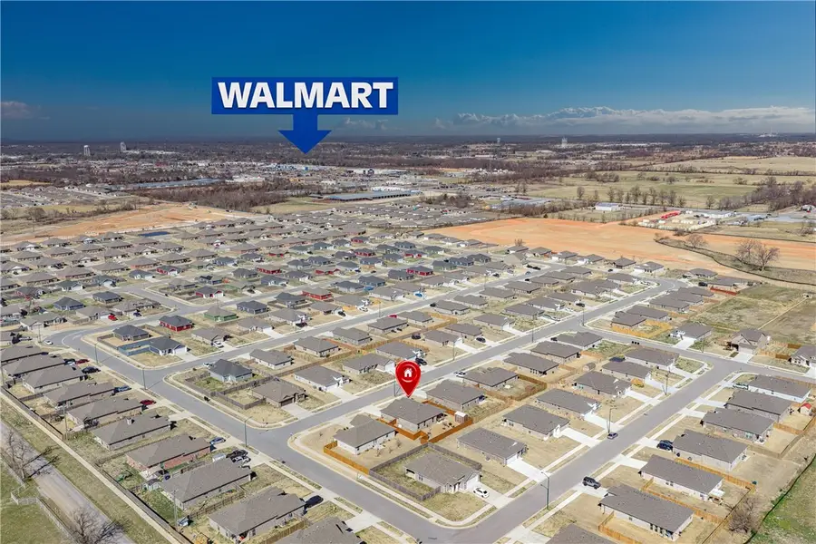 921 S Green Heron Lane, Siloam Springs, AR 72761 - #2