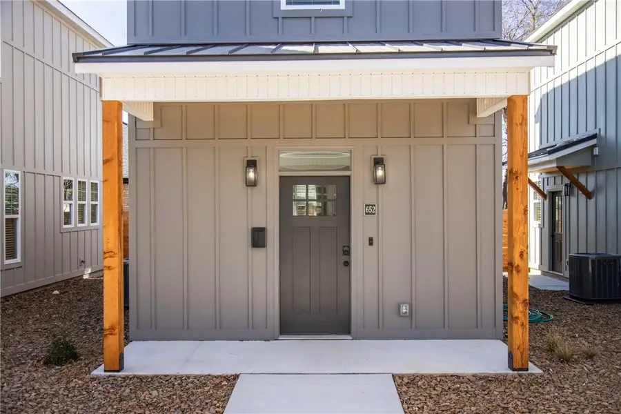 652 W Price Avenue, Springdale, AR 72764 - #3