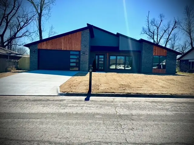 2708 W Gum Street, Rogers, AR 72758 - #1