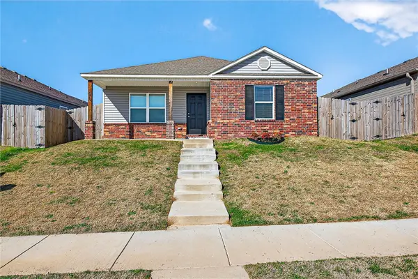 1075 Nighthawk Lane, Fayetteville, AR 72701