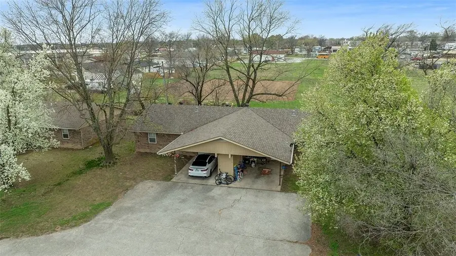 780-786 SE 1st Street, Gentry, AR 72736 - #2