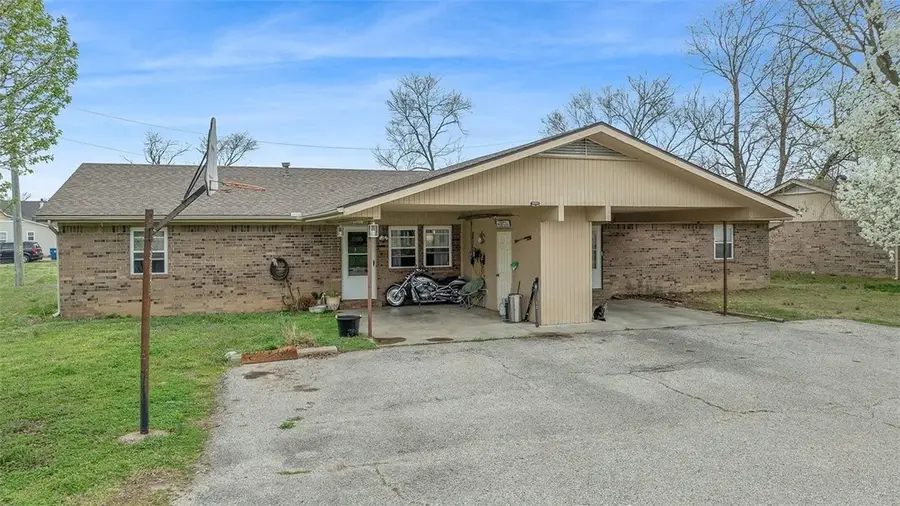 780-786 SE 1st Street, Gentry, AR 72736 - #3