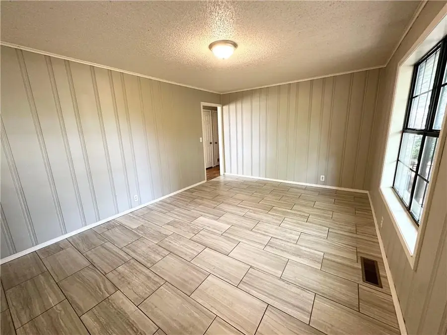 2201 W Deane Street, Fayetteville, AR 72703 - #2