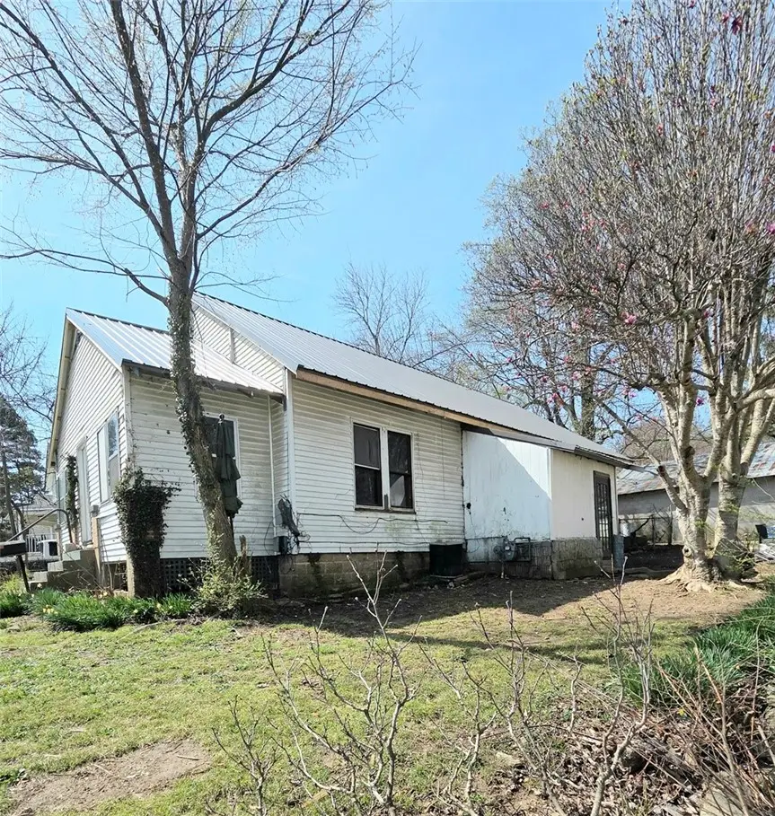 402 S Cherry Street, Harrison, AR 72601 - #3