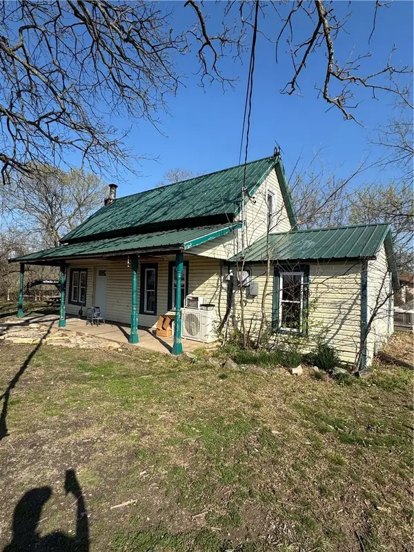 103 Maple Street, Omaha, AR 72662