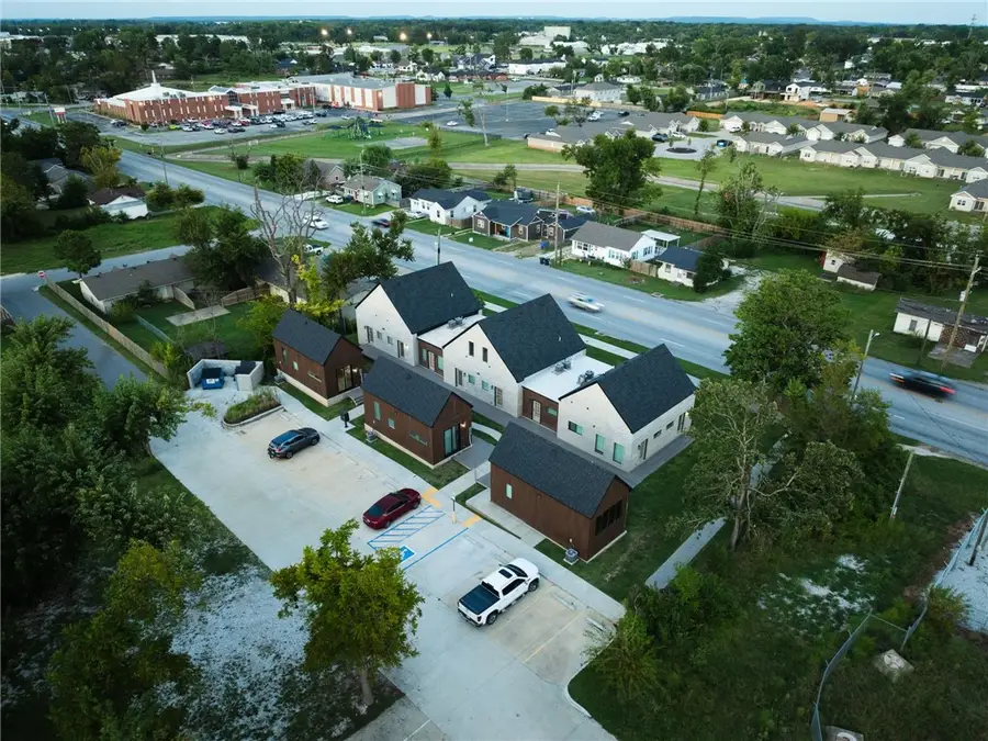 510 N 8th Street, Rogers, AR 72756 - #2