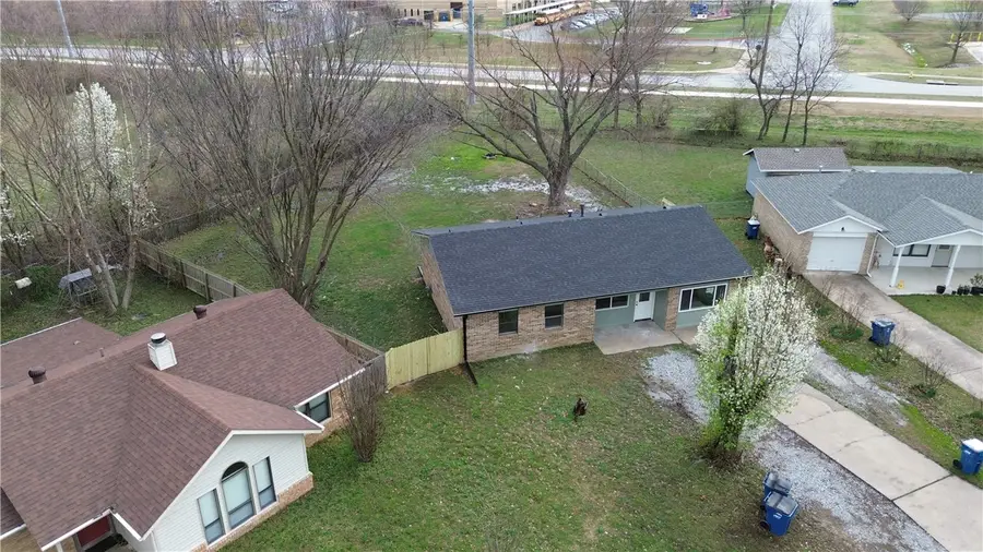 10 Mcintosh Lane, Bentonville, AR 72712 - #2