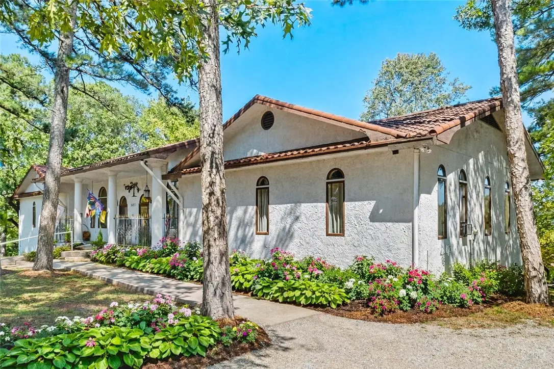 3185 E Van Buren, Eureka Springs, AR 72632 - #1