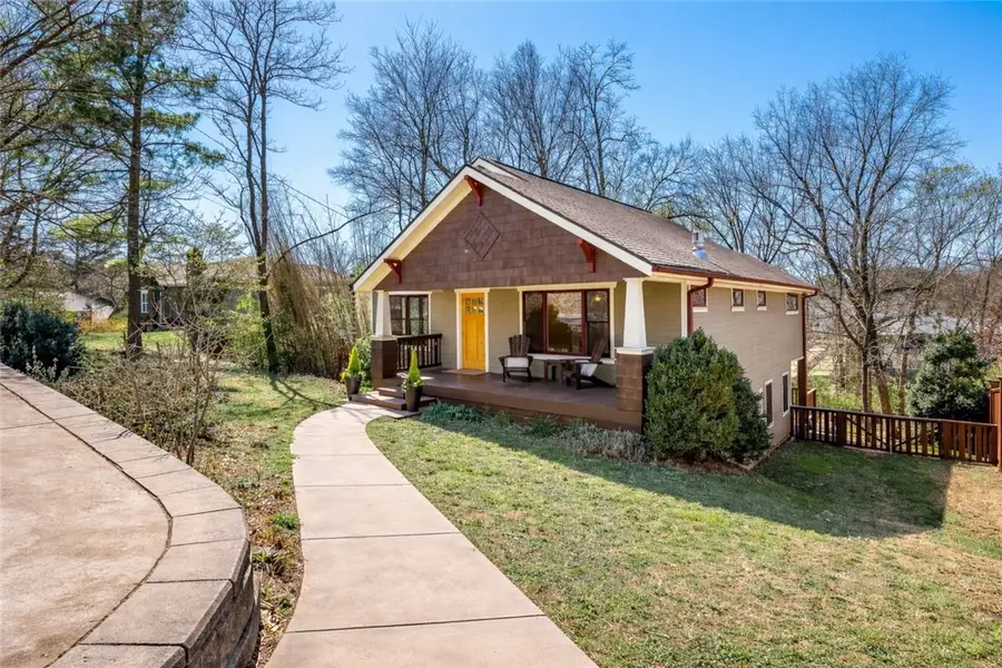 803 N Highland Avenue, Fayetteville, AR 72701 - #2