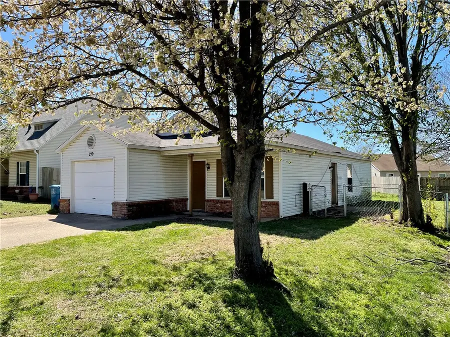 210 Parkcrest Drive, Bentonville, AR 72712 - #2