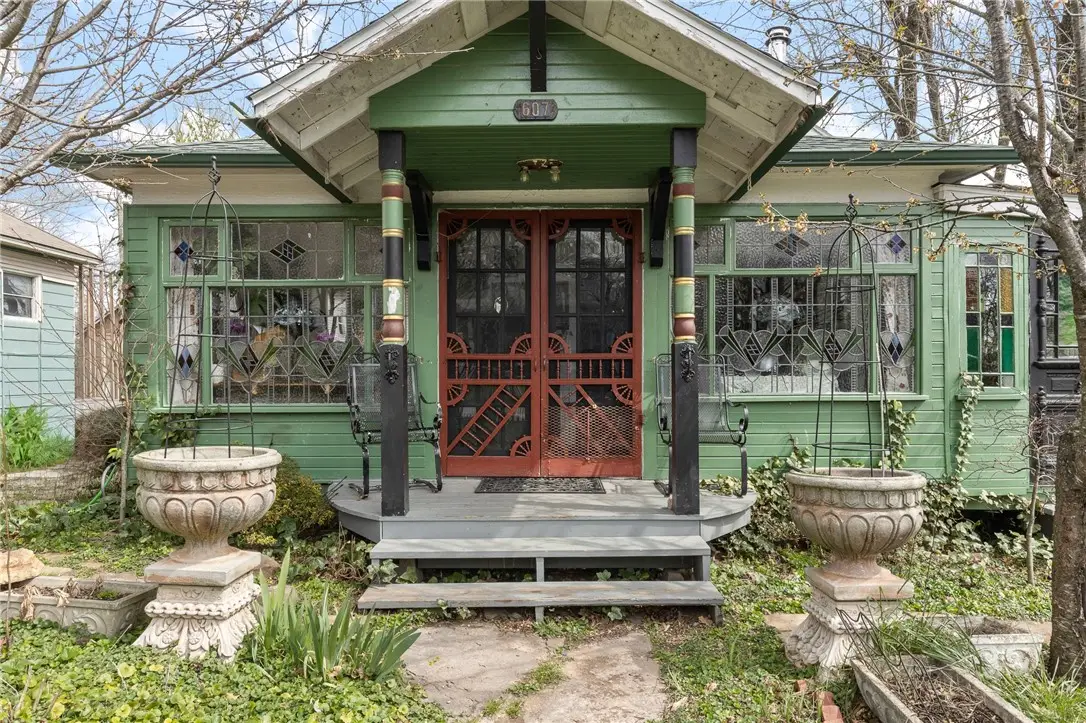 607 N Robinson Street, Harrison, AR 72601 - #1