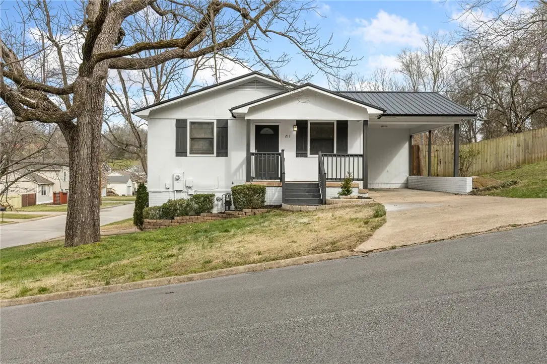 211 N Highland Street, Harrison, AR 72601 - #1