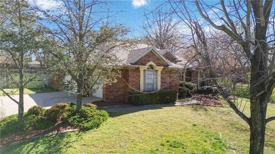 2876 S Club Oak Drive, Fayetteville, AR 72701 - #3