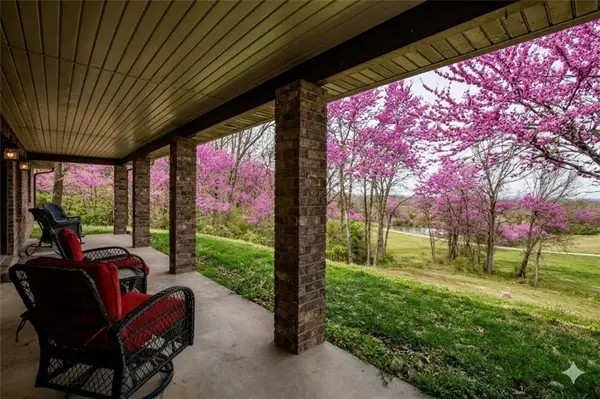 169 Mulberry Lane, Eureka Springs, AR 72631